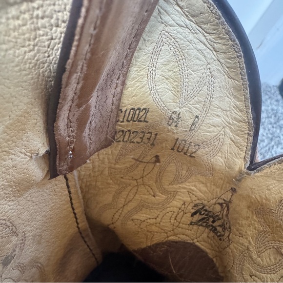 Tony Lama Woman’s Cowboy Boots 6.5B Brown Leather Cross Embroidered Square Toe - Picture 10 of 10